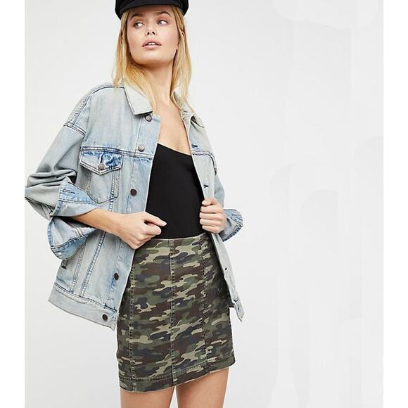 Free People Skirt Women's Size 2 Size 4 Modern Femme Green Camouflage Denim Zip - Picture 1 of 11